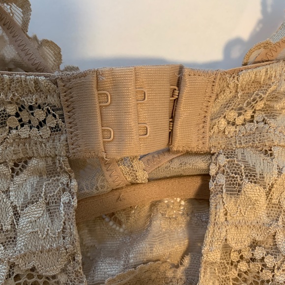 Cream lace wired slip - Picture 4 of 5